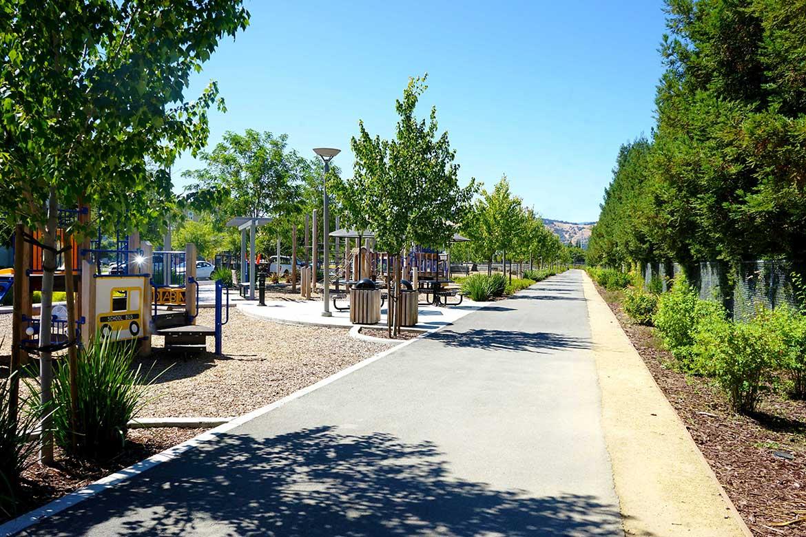 LotusBlog_WalkingPath_1170x780-2