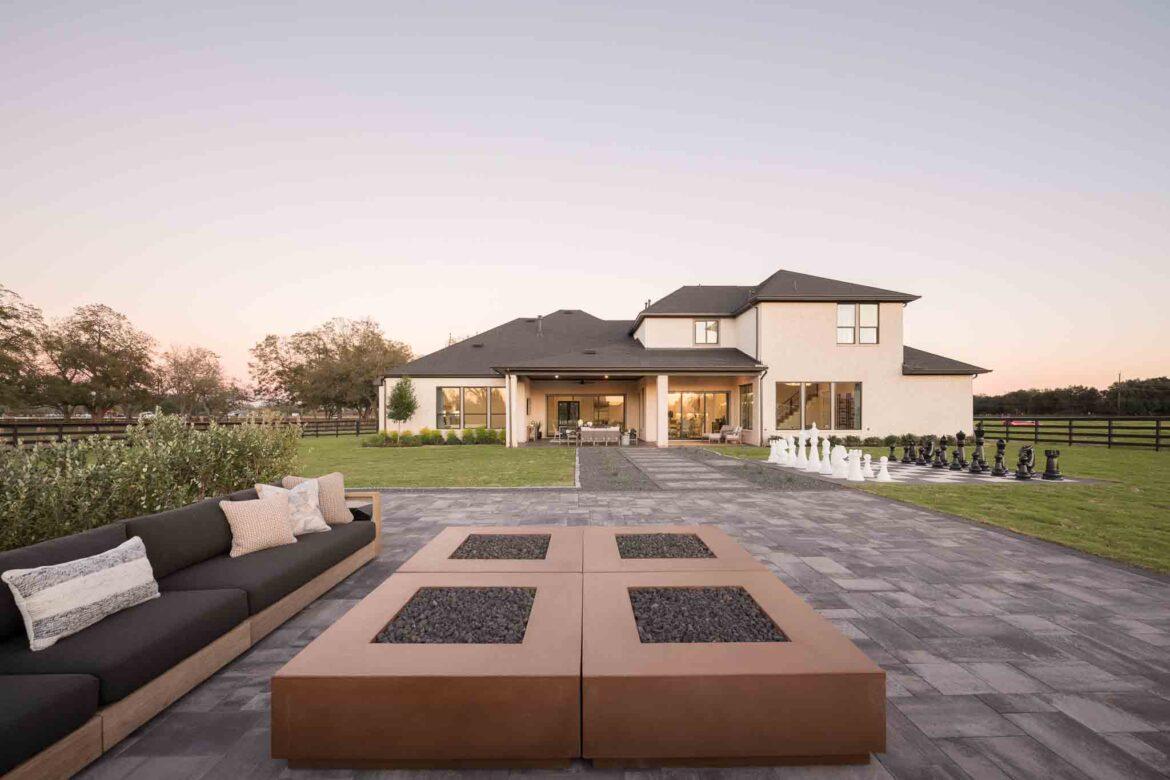 14-James-Lane-Estates-Acre-Meritage-S300B-Covered-Outdoor-Living-Backyard-12-1170x780